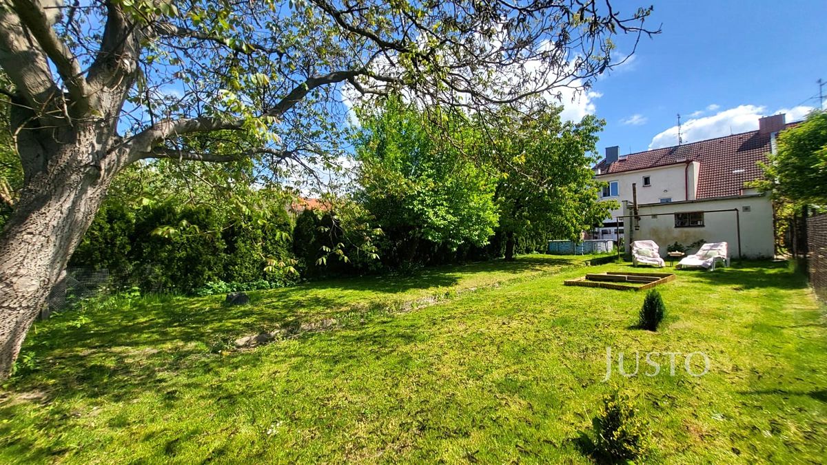 Prodej rodinného domu 231 m², pozemek 335 m² – fotografie 2