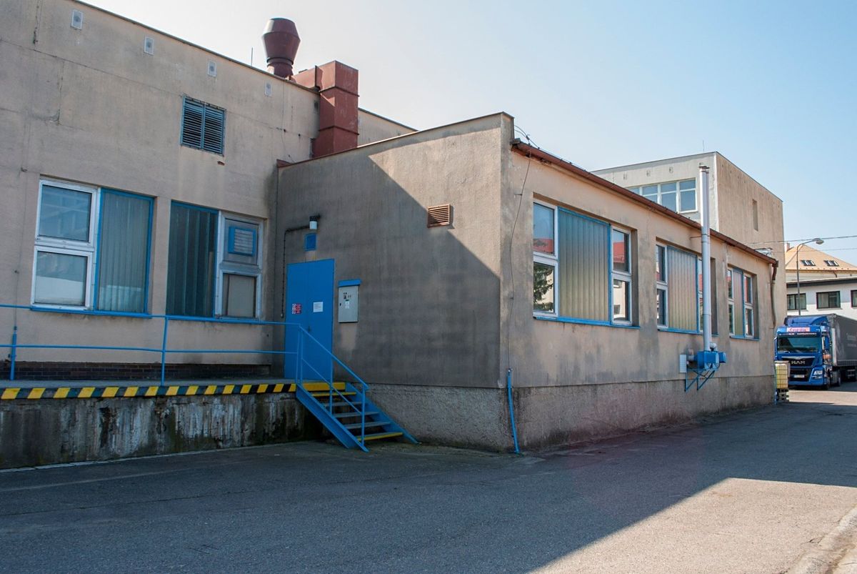 Pronájem výrobní haly, prostoru 377 m²