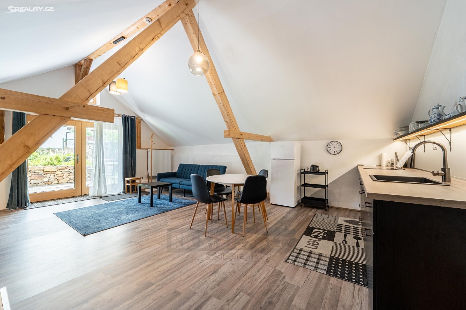 Prodej  rodinného domu 257 m², pozemek 621 m² – pohled 3