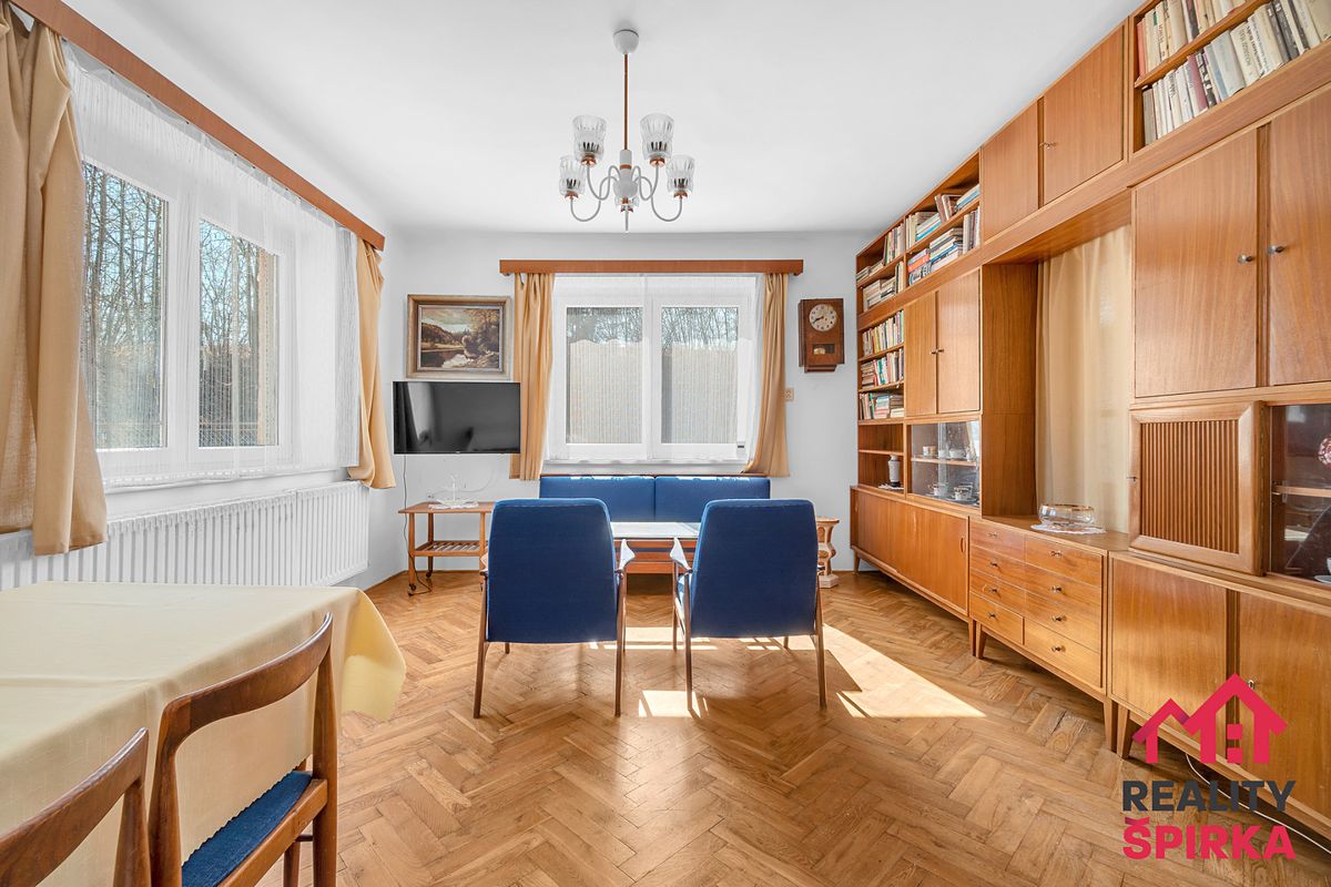Prodej rodinného domu 150 m², pozemek 1636 m² – fotografie 3
