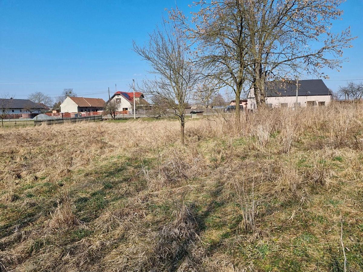Prodej stavebního pozemku 1102 m² – fotografie 3