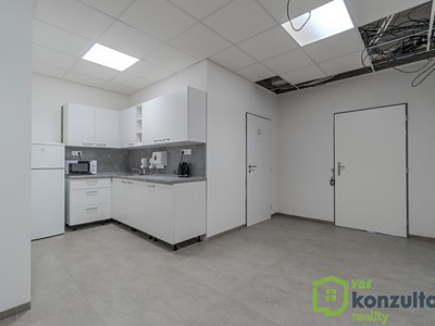 Комерційне приміщення в оренду, 60 м² (2 з 30)