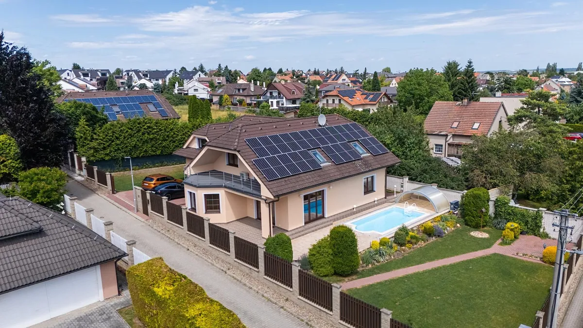 Prodej rodinného domu 350 m², pozemek 814 m²