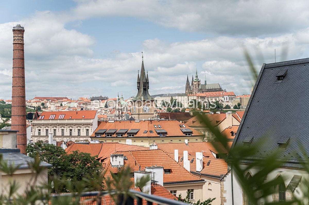 Prodej bytu 6 pokojů a více 352 m²