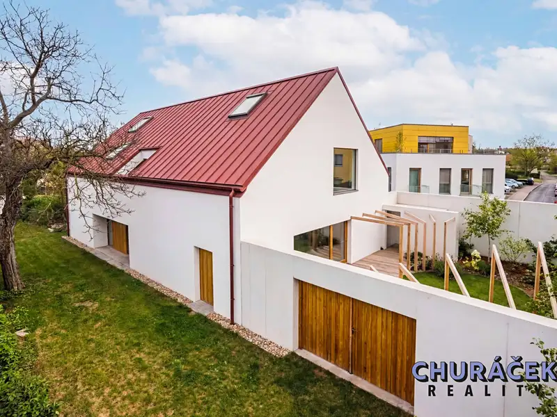 Prodej rodinného domu 160 m², pozemek 315 m², Praha – náhled fotky 2