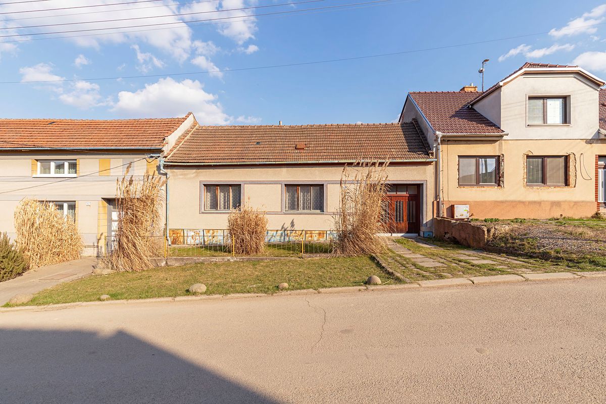 Prodej rodinného domu 136 m², pozemek 999 m² – fotografie 3