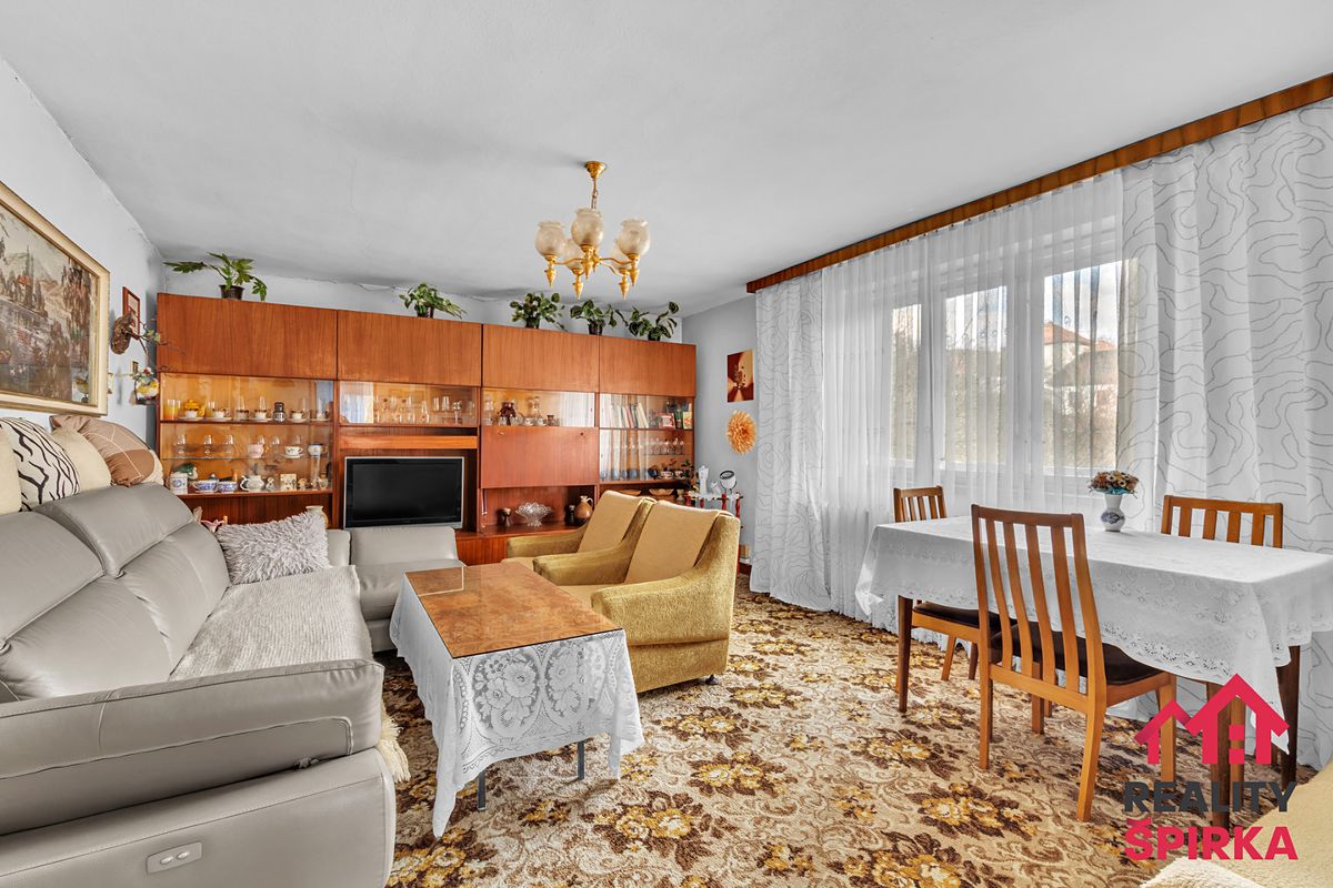Prodej rodinného domu 165 m², pozemek 1639 m² – fotografie 3