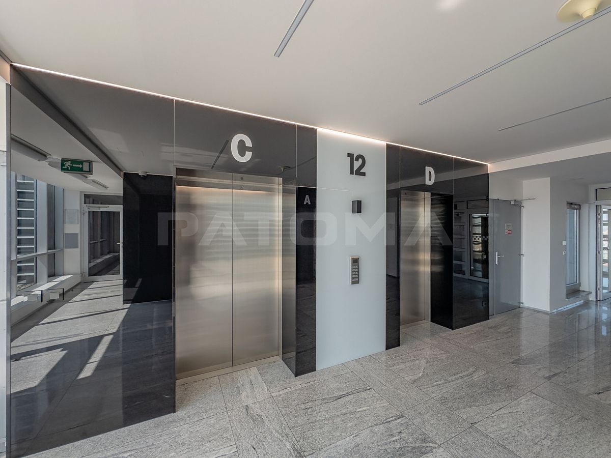 Pronájem kanceláře 320 m² – fotografie 2