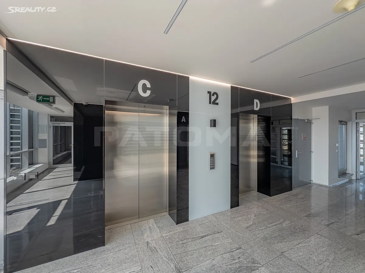 Pronájem kanceláře 320 m² – pohled 2