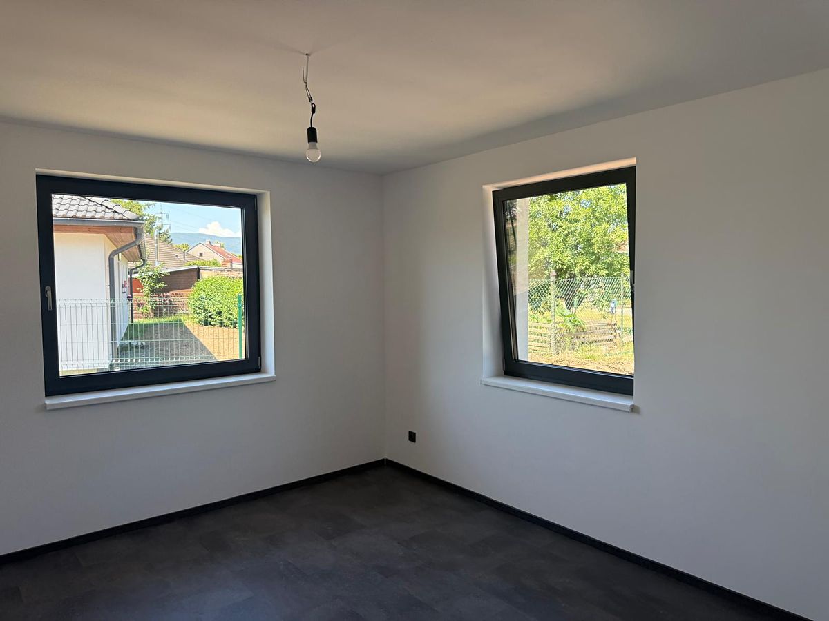 Prodej rodinného domu 115 m², pozemek 750 m² – fotografie 5