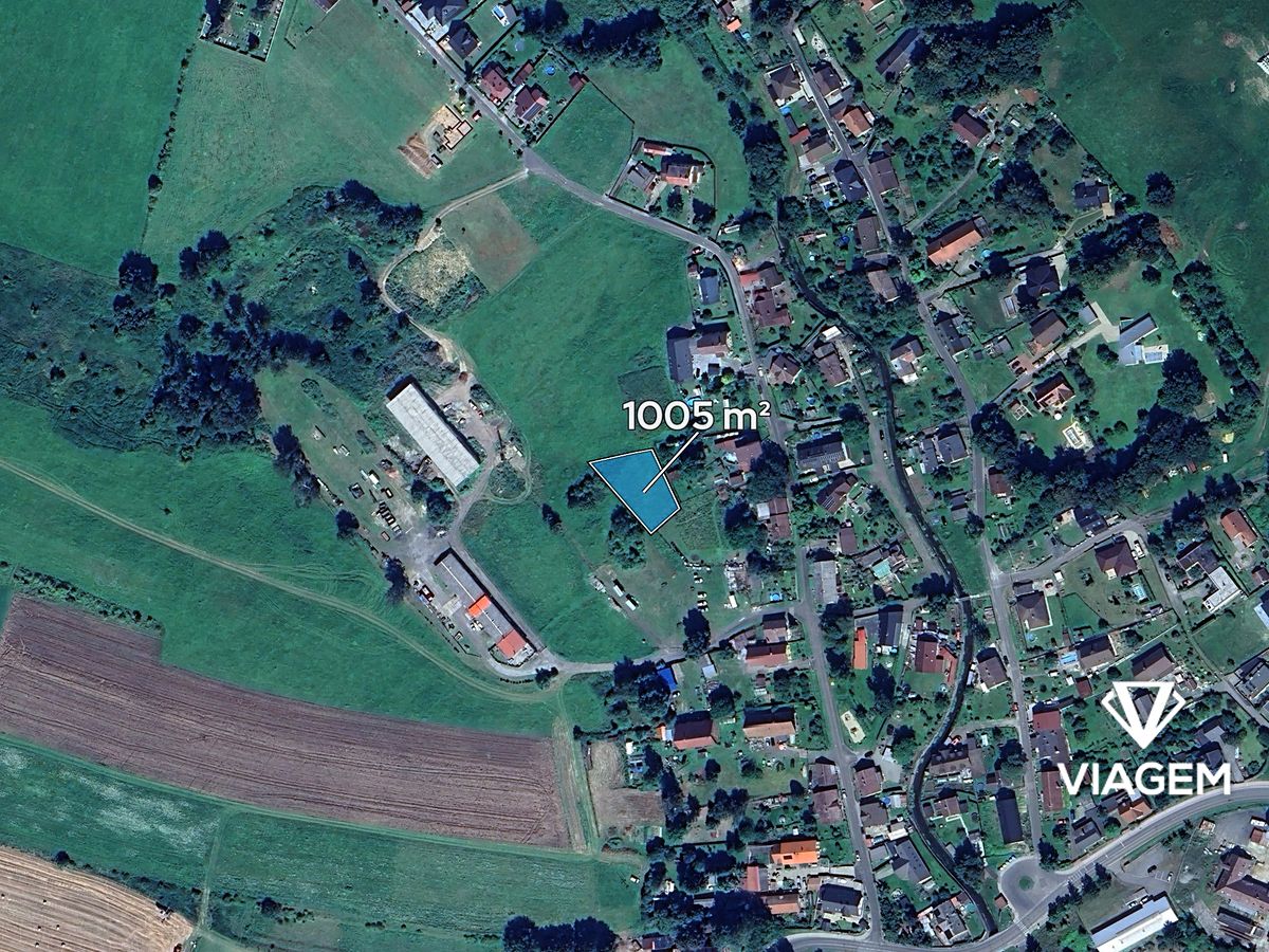 Prodej stavebního pozemku 1005 m² – fotografie 2
