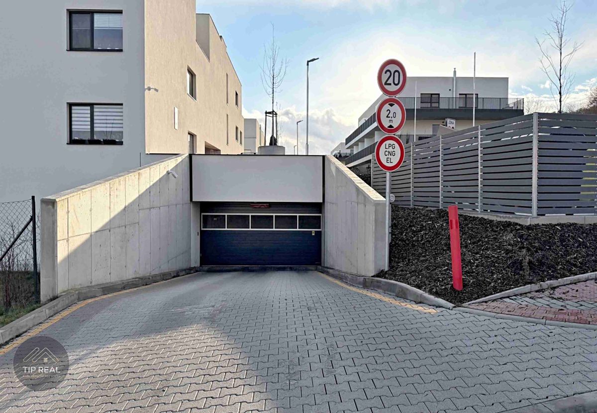 Prodej garážového stání 14 m²