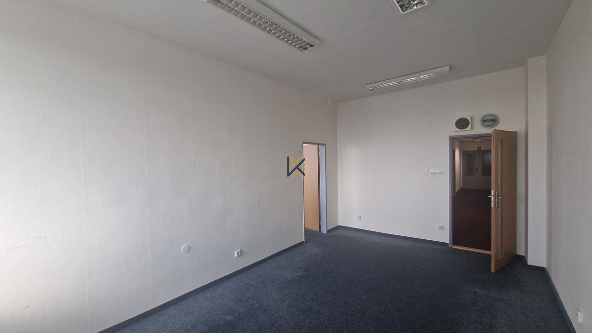 Pronájem kanceláře 52 m² – fotografie 5