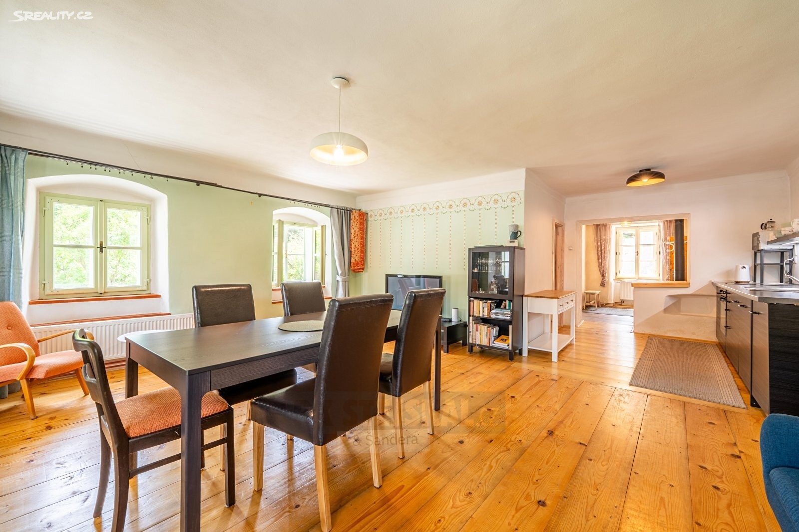 Prodej  rodinného domu 257 m², pozemek 621 m² – pohled 2