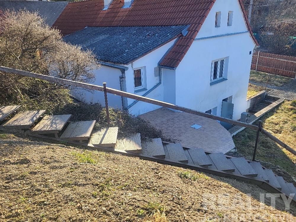 Prodej rodinného domu 130 m², pozemek 569 m² – fotografie 2