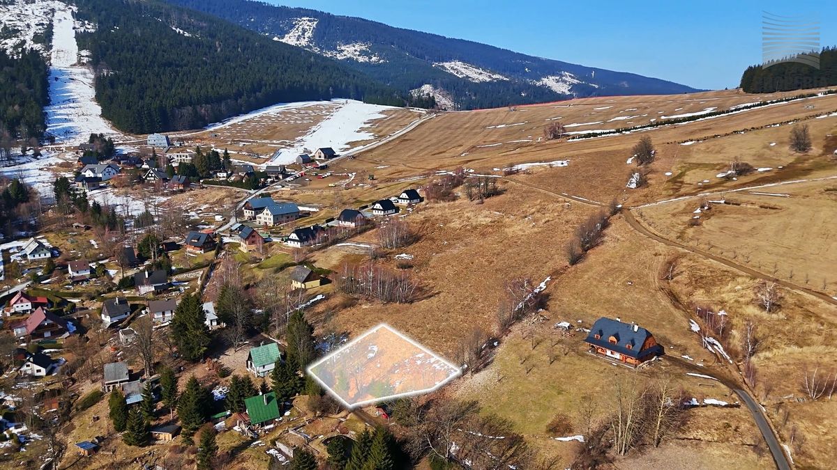 Prodej stavebního pozemku 840 m² – fotografie 2