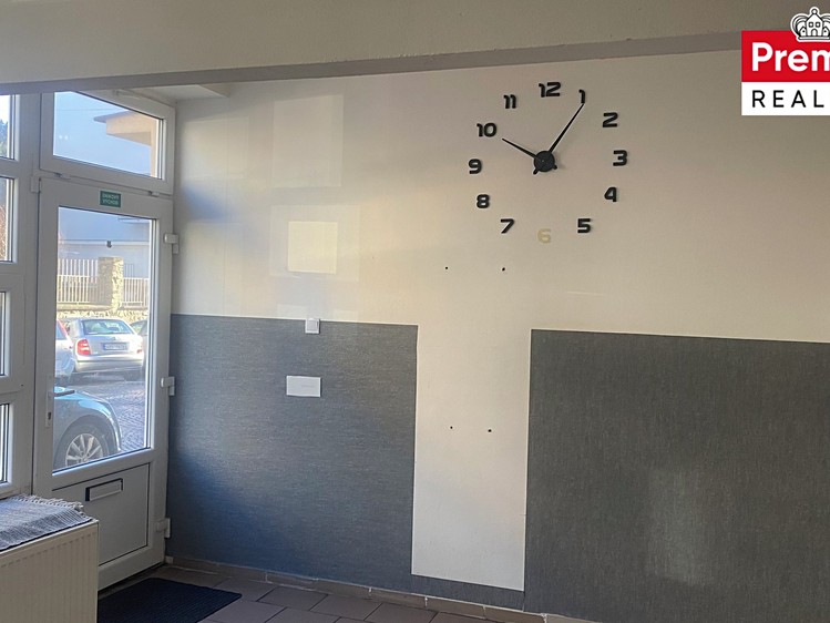 Pronájem komerčního prostoru, 32 m² (2 z 8)