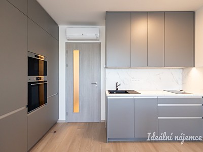 Pronájem bytu 1+kk 32 m²