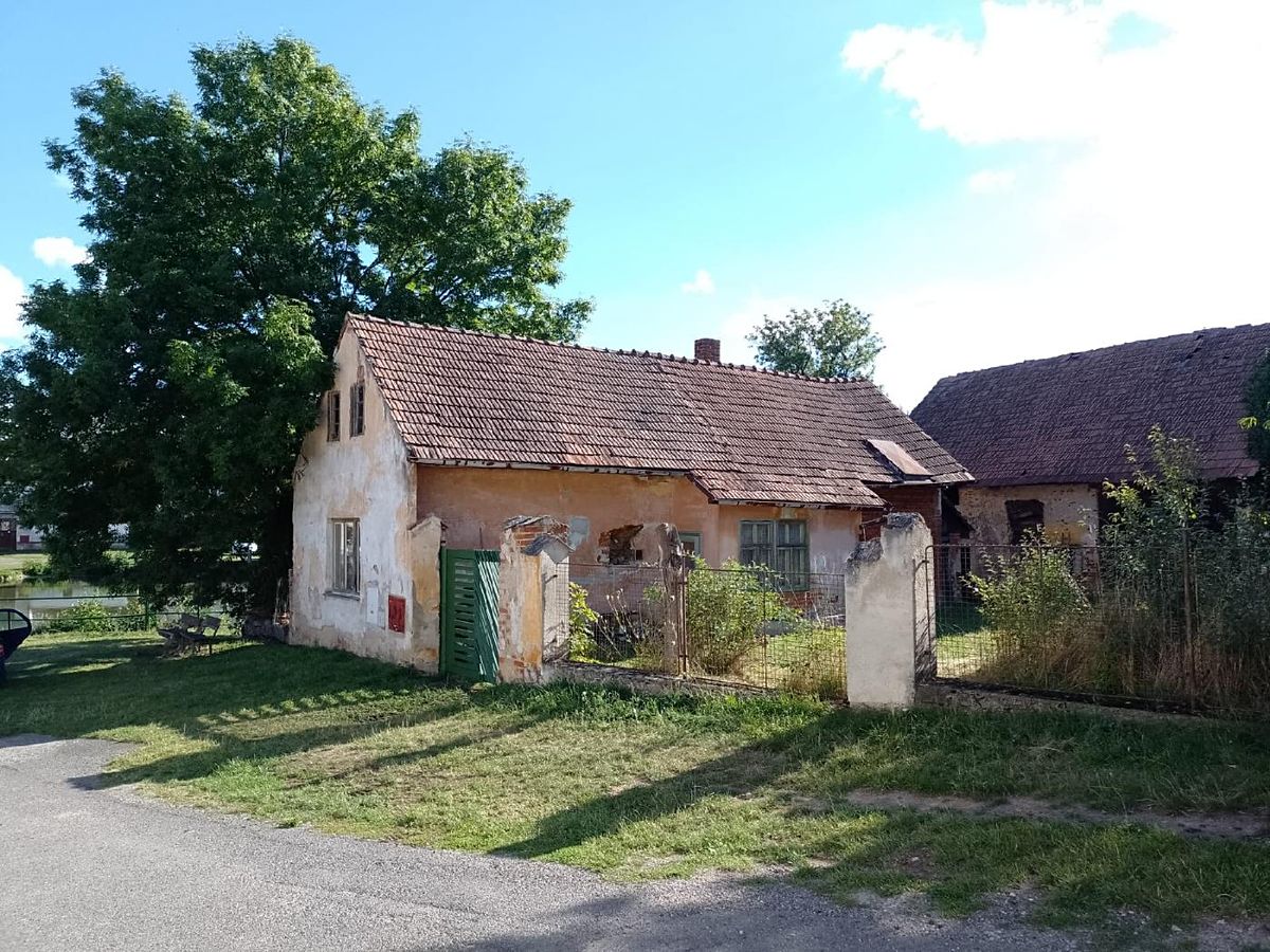 Prodej rodinného domu 80 m², pozemek 790 m² – fotografie 2