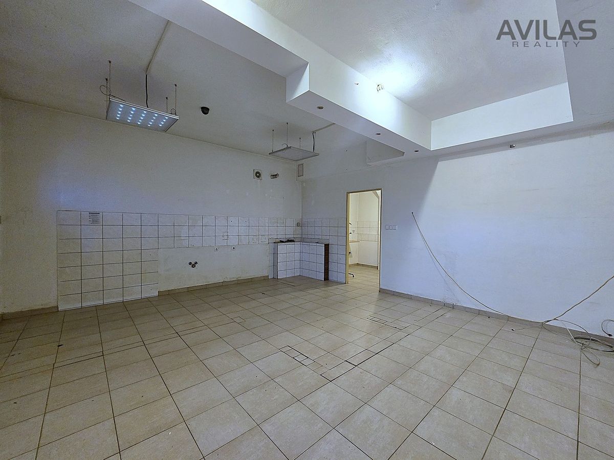 Pronájem obchodního prostoru 39 m² – fotografie 2