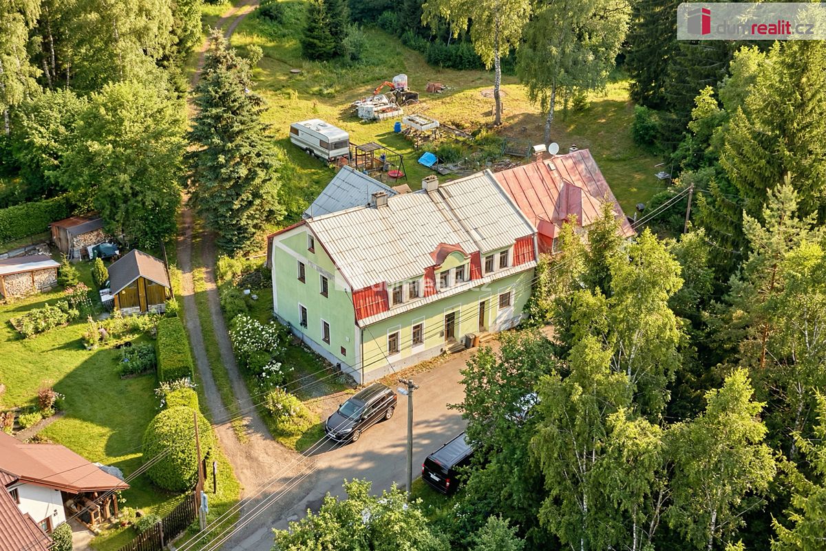 Prodej rodinného domu 168 m², pozemek 525 m² – fotografie 2