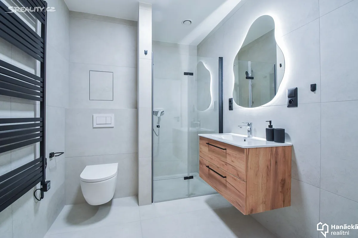 Pronájem bytu 2+kk 62 m² - Widok 3