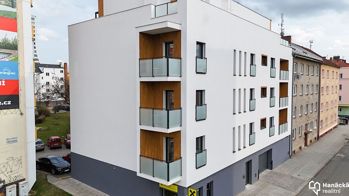 Pronájem bytu 2+kk 61 m² – fotografie 2