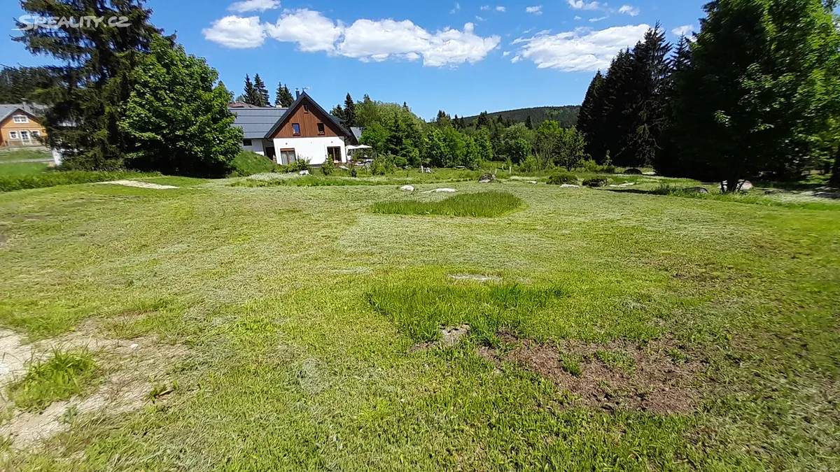 Prodej stavebního pozemku 2313 m² – další