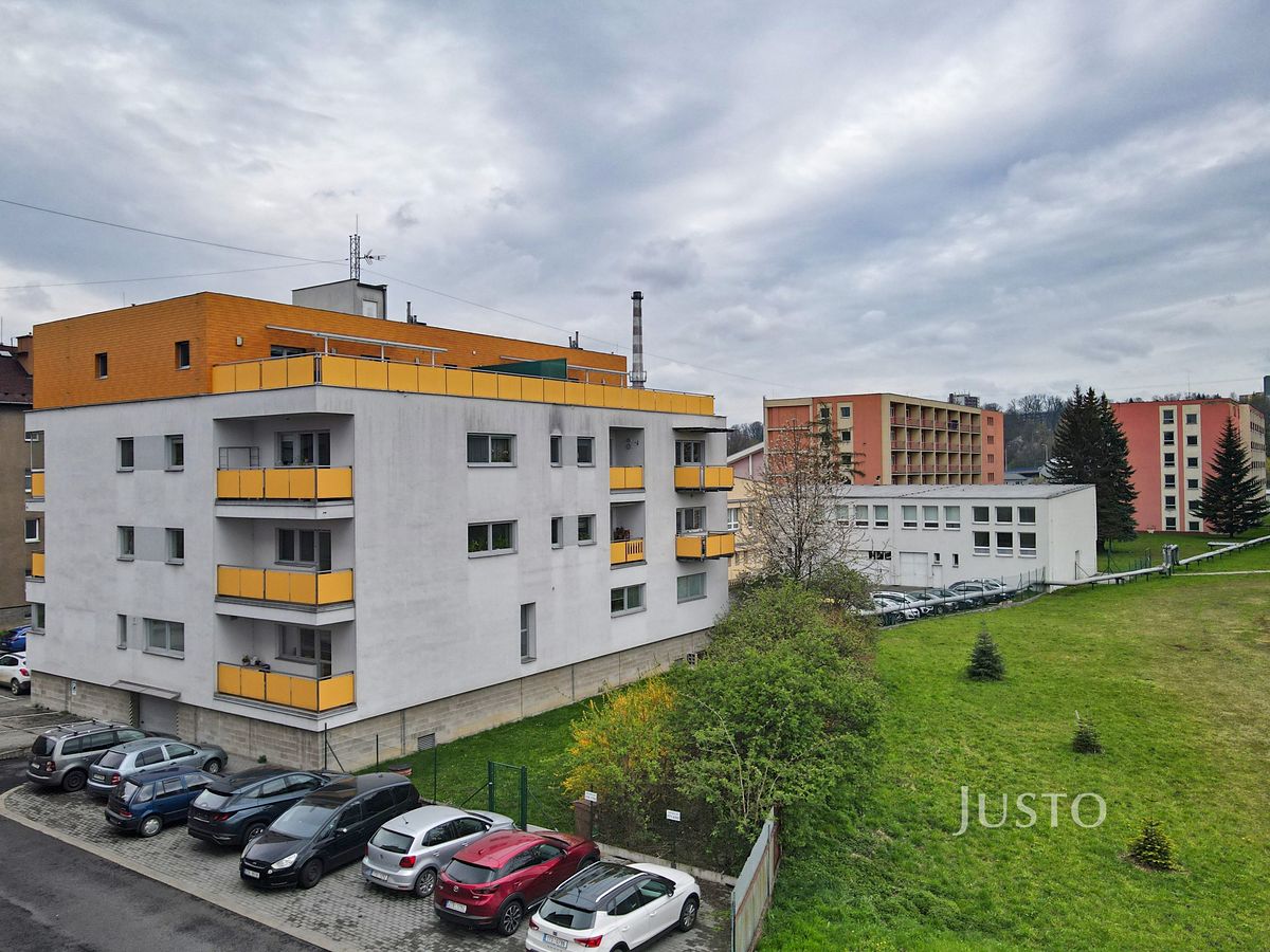 Pronájem garážového stání 16 m²