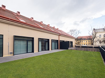 Pronájem bytu 3+kk 95 m² (Jednopodlažní)