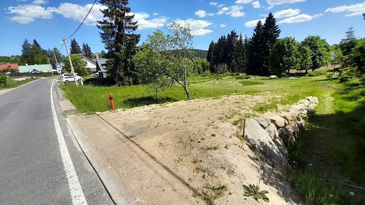 Prodej stavebního pozemku 2313 m² – pohled 2