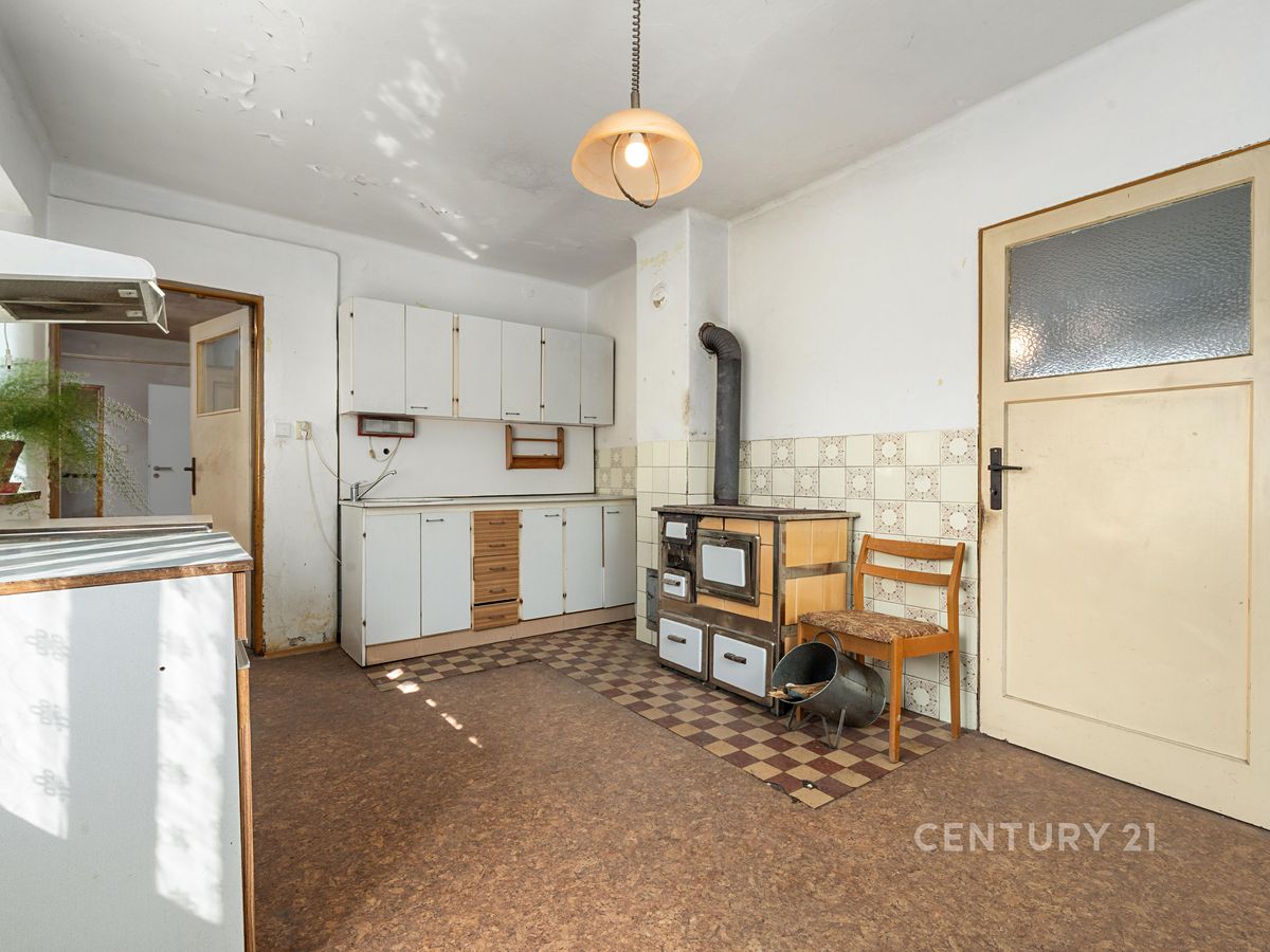 Prodej rodinného domu 136 m², pozemek 660 m² – fotografie 5