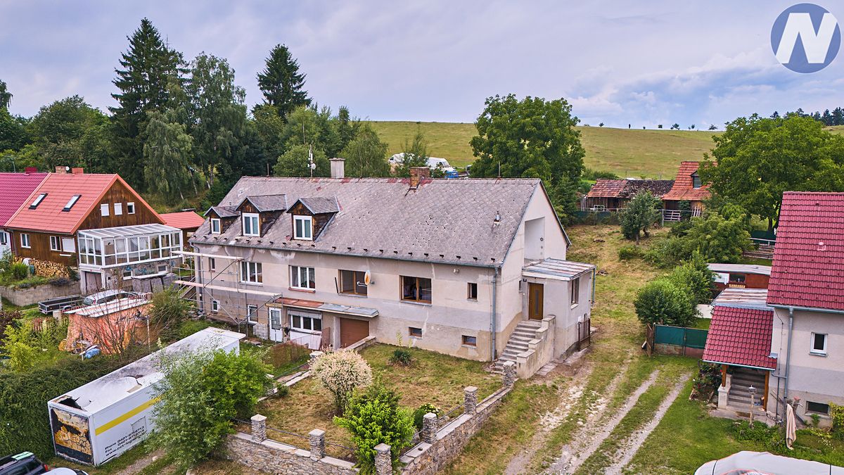 Prodej rodinného domu 202 m², pozemek 743 m² – fotografie 2