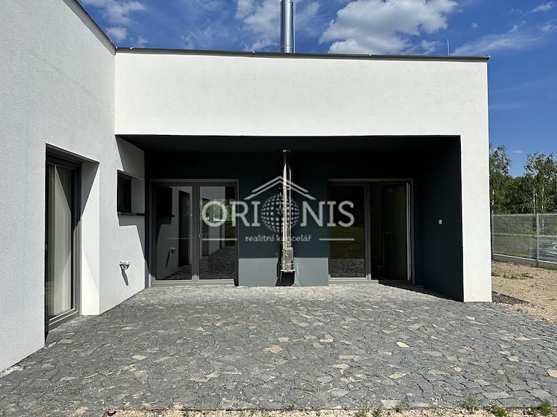 Prodej rodinného domu 124 m², pozemek 1030 m² – fotografie 2