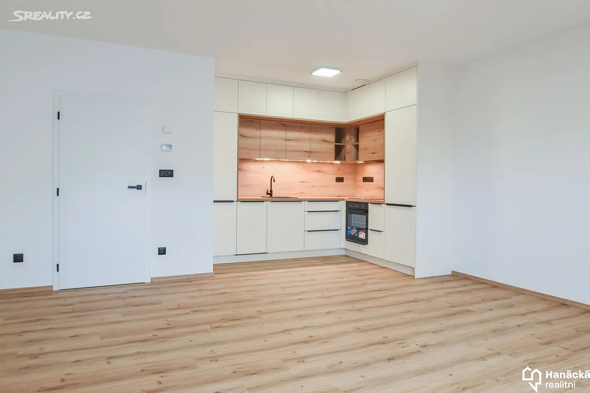 Pronájem bytu 2+kk 62 m² - Widok 4