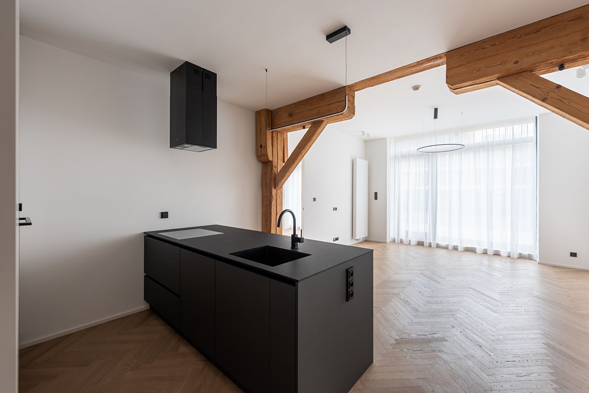 Pronájem bytu 3+kk 95 m² (Jednopodlažní)