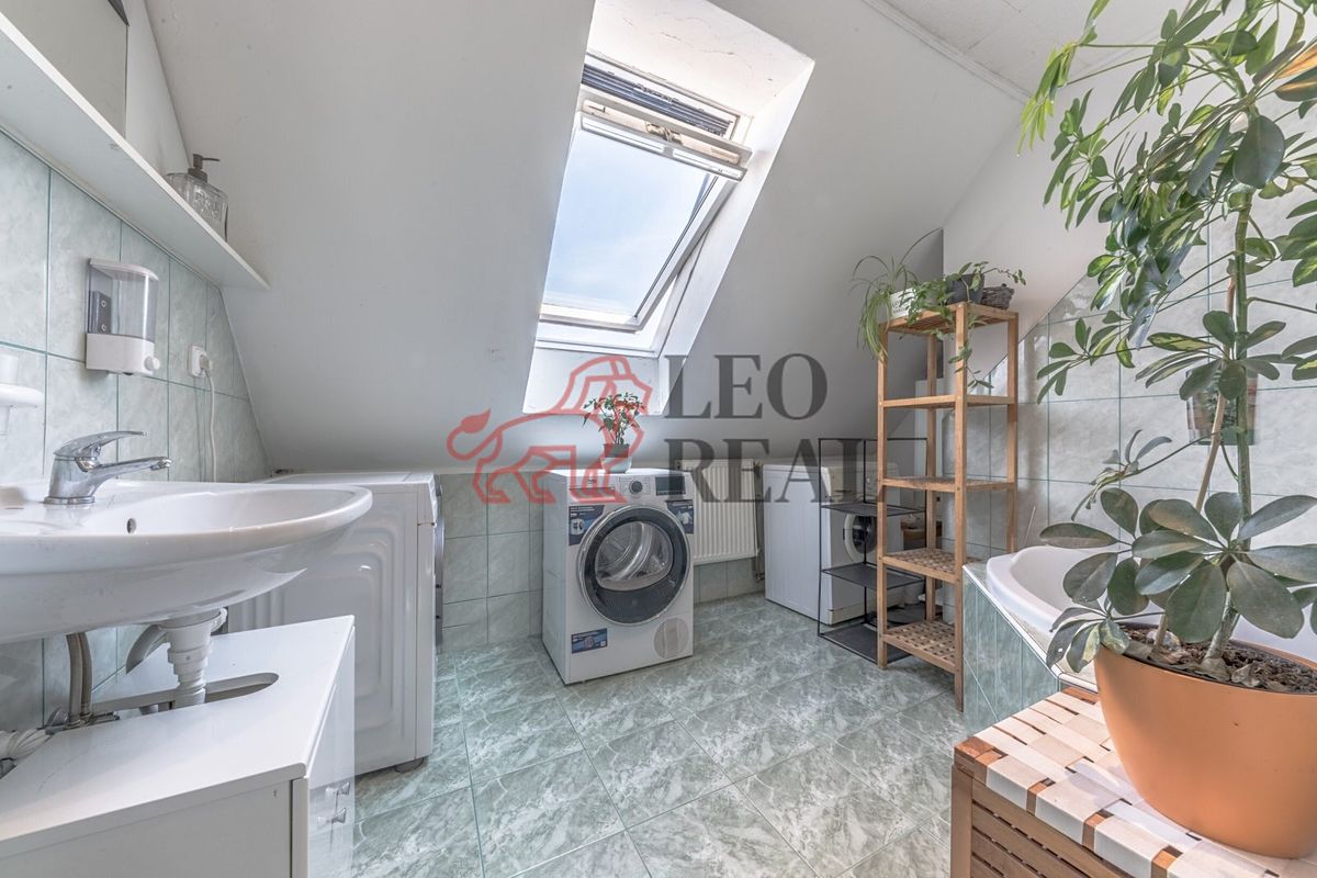 Prodej rodinného domu 200 m², pozemek 1201 m² – fotografie 5