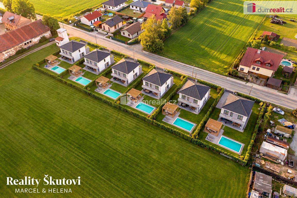 Prodej stavebního pozemku 6668 m² – fotografie 3
