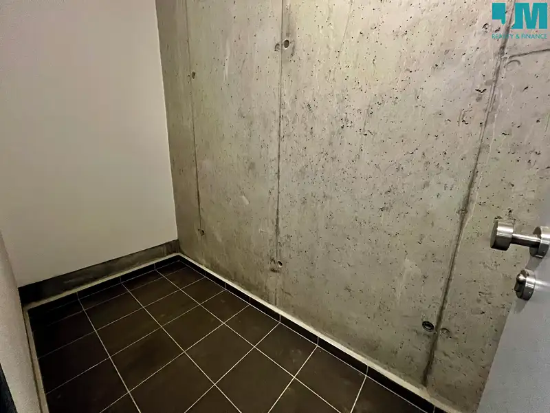 Pronájem garážového stání 20 m², Olomouc – náhled fotky 3