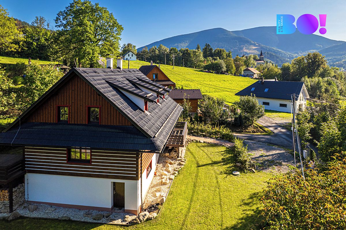 Prodej rodinného domu 180 m², pozemek 1312 m² – fotografie 2