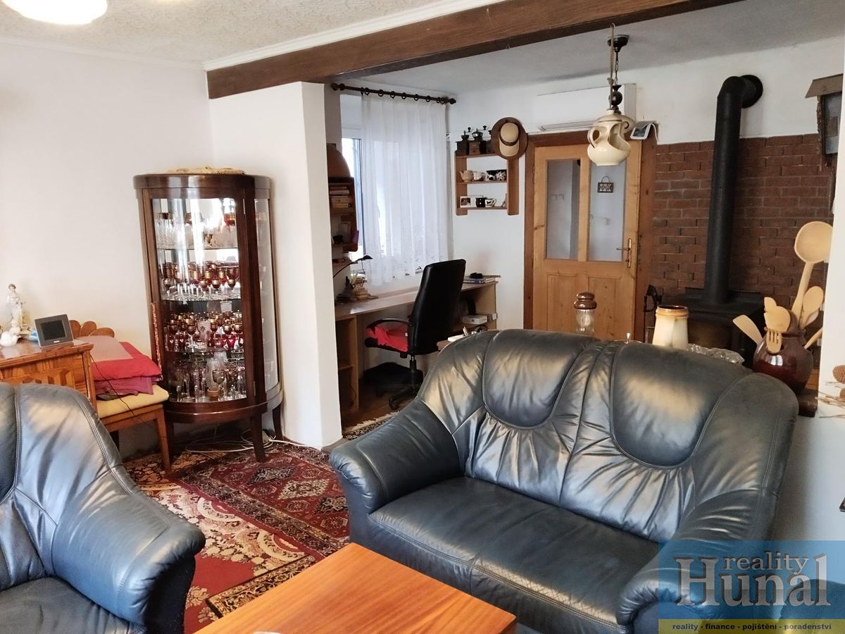 Prodej rodinného domu 88 m², pozemek 302 m² – fotografie 4