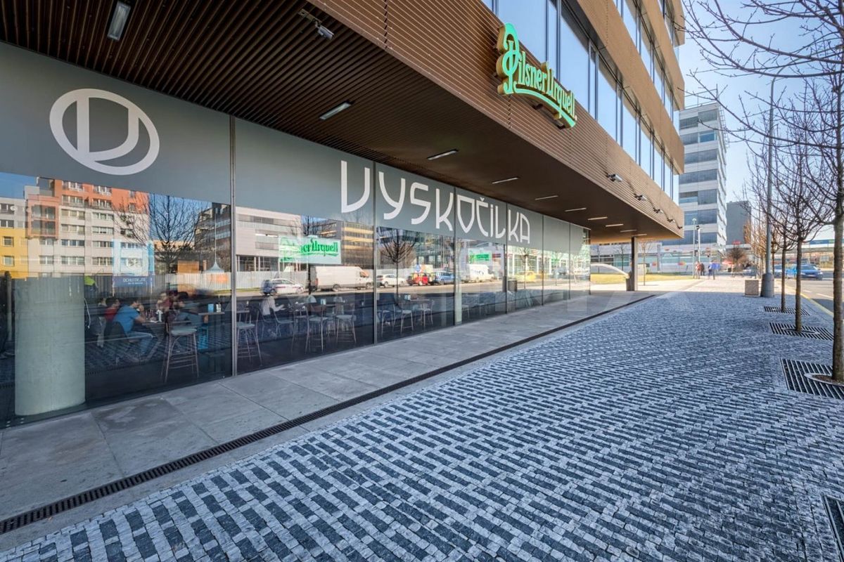 Pronájem kanceláře 915 m² – fotografie 3