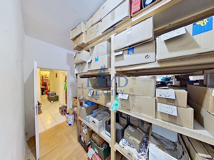 Комерційне приміщення на продаж, 261 м² (34 з 46)