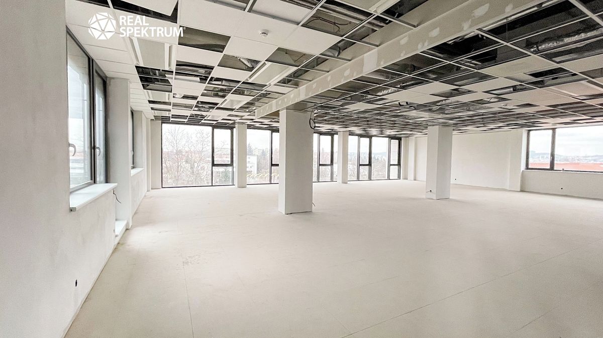 Pronájem kanceláře 275 m²
