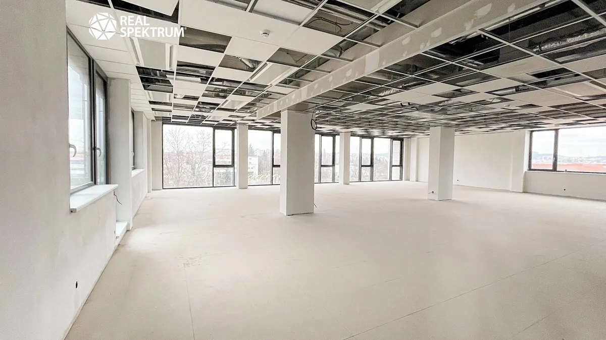 Pronájem kanceláře 275 m²