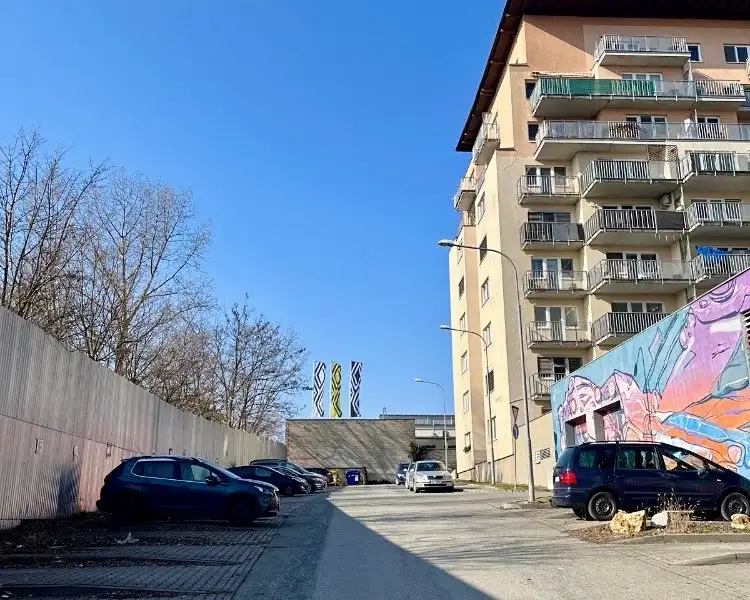 Prodej garážového stání 12 m², Brno – náhled fotky 3