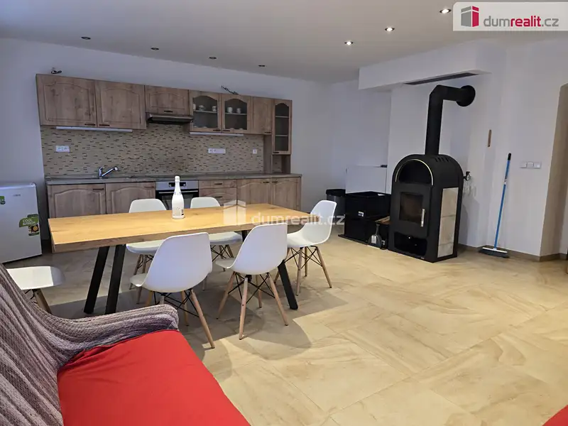 Prodej rodinného domu 230 m², pozemek 330 m², Dolní Bousov – náhled fotky 3