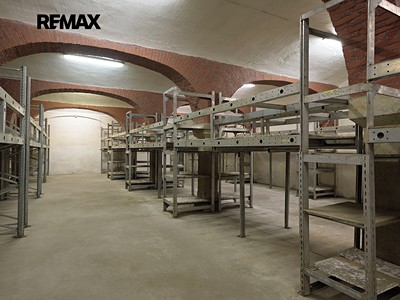 Prodej skladového prostoru 270 m²