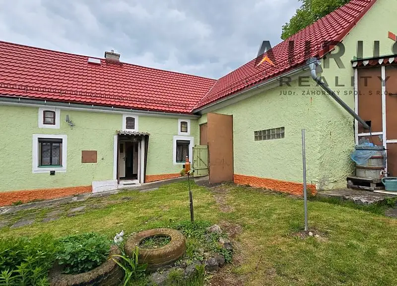 Prodej rodinného domu 360 m², pozemek 662 m², Útvina – náhled fotky 2