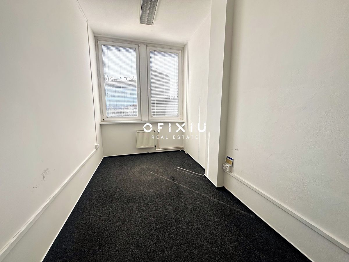Pronájem kanceláře 45 m² – fotografie 2